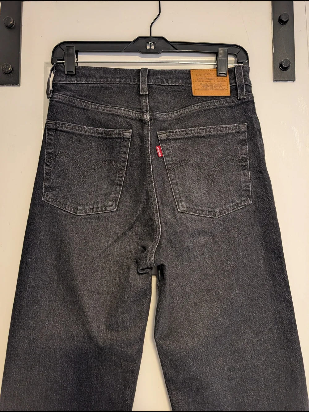 Levi's Women's ribcage Straight Black Jeans
